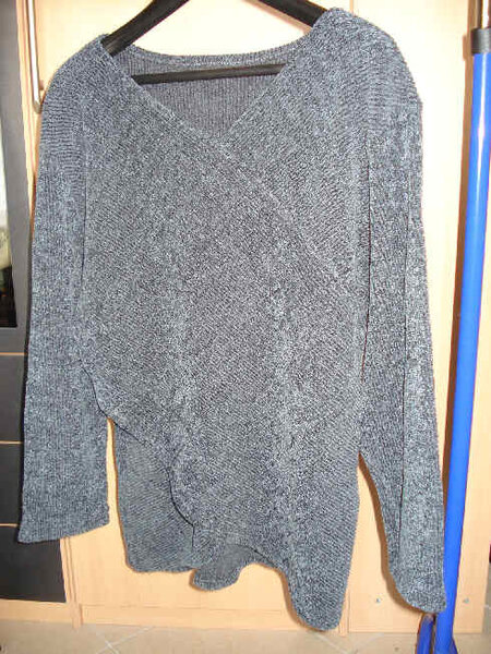 Rippenstrickpullover in X Form