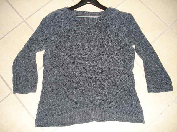 Rippenstrickstoff Pullover in X Form