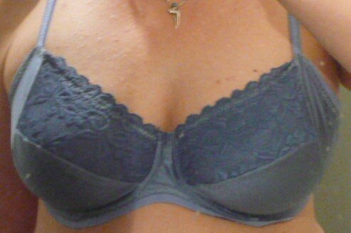 Rebecca in blau