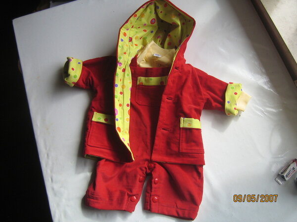 Rote_Latzhose_Jacke