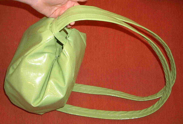 Grüne Rucksack-Tasche
