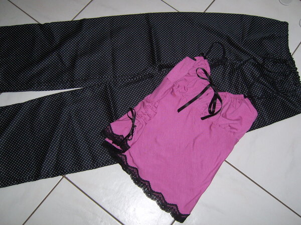 Pyjamahose und Hemdchen