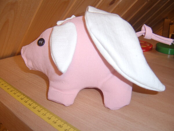 Nadelkissen Schwein mit Flügeln