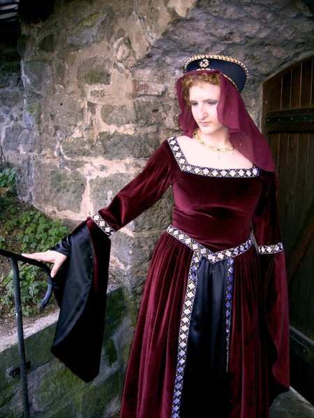 Samtkleid aus der Spätgotik