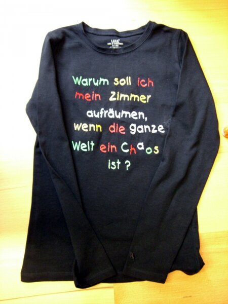 Schwarzes Shirt für eine 14-Jährige