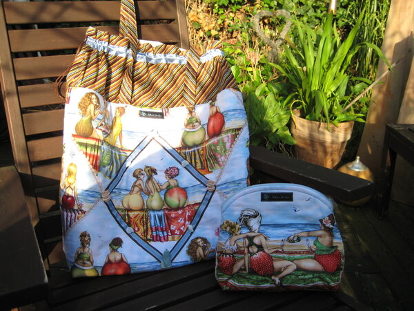 Badetasche mit passender Krimskramtasche