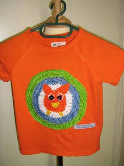 Eulenapplikation gehäkelt auf Sommershirt