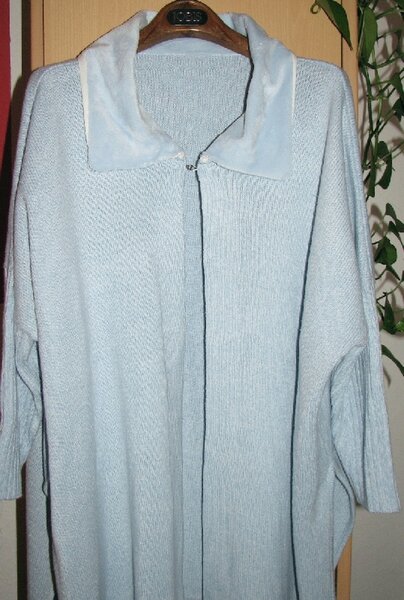 Strickjacke, recycelt aus Riesenpulli von Otto