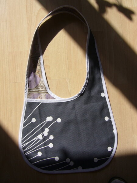 Tasche weiß eingefasst