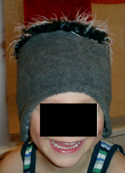 Mütze, ähnlich den Eisbär Mützen