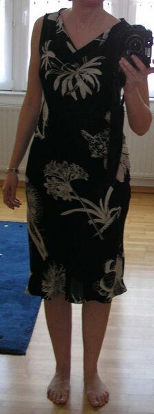 Neue Mode Kleid mit Wasserfallausschnitt 23118?