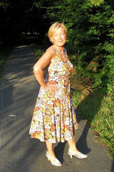 Sommer-Sonnen-Blumen-Kleid