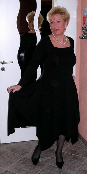 Schwarzes Kleid Ottobre Women 2009