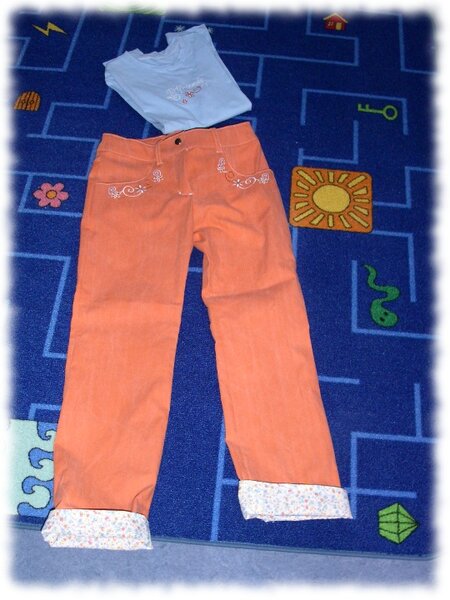 Mädchen Jeans mit passenden Shirt