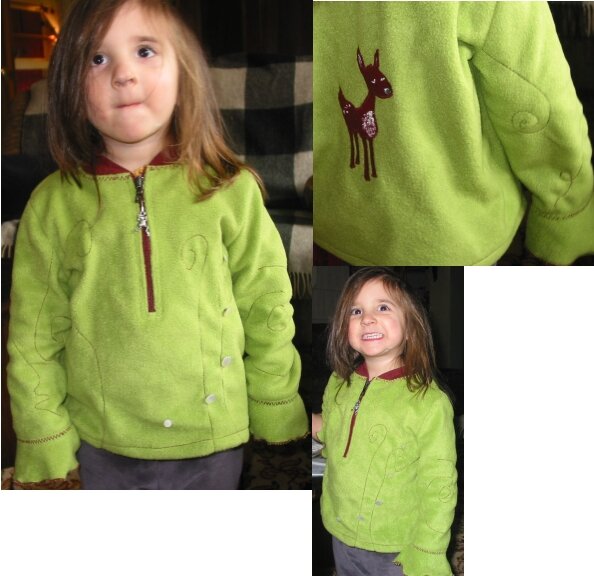 Fleece-Jacke mit "Stickereien"