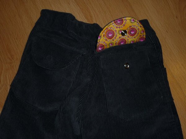 Graue Cordhose - Taschendetails