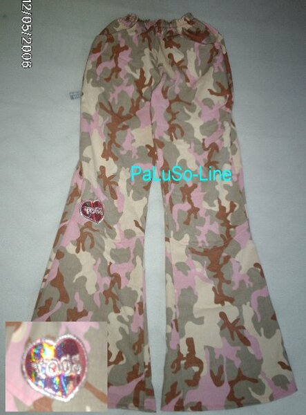 Camo Kim in rosa