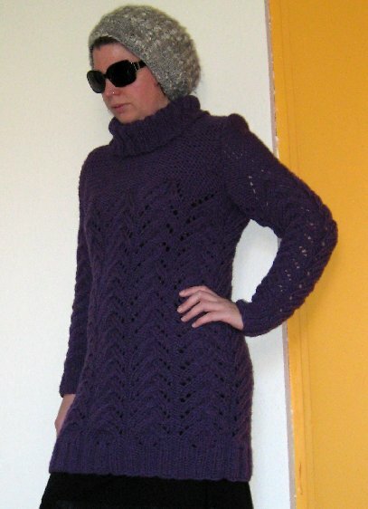 Pullover mit Lochmuster - oder doch eher ein Kleid