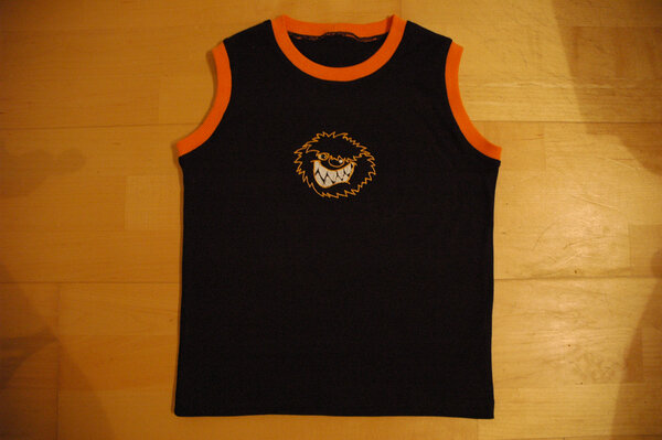 hier noch mal als Muscle-Shirt