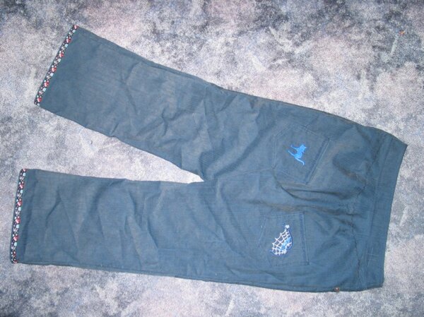PUNKT-Hexen-Jeans hinten