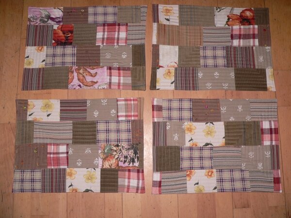 Tischsets in Naturfarben