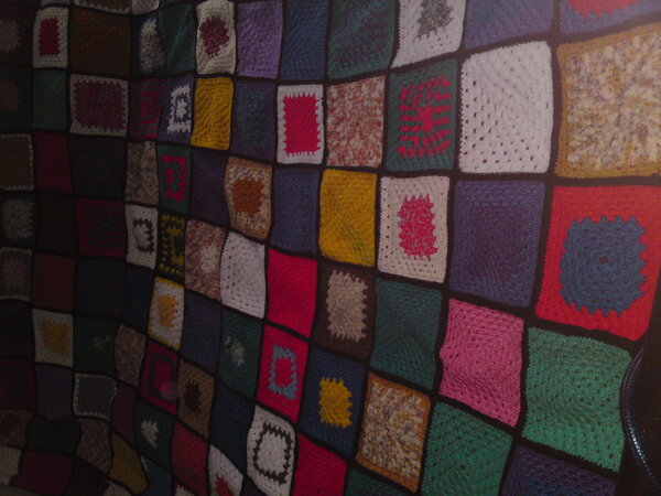 gehäkelte Patchworkdecke