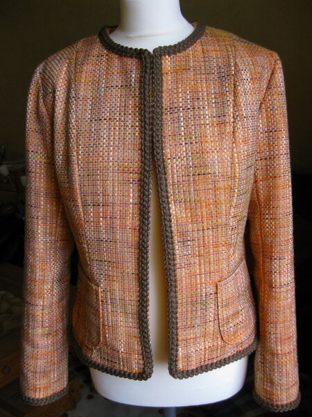 Vogue V 7975  Jacke im Chanel Stil