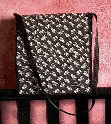 Totenkopf-Tasche Modell 1