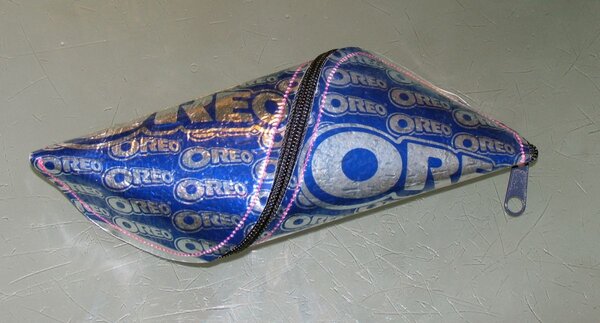 Gedrehte Reißverschlusstasche für Oreo-Fans