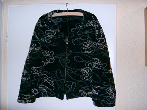 schwarze Jacke mit Wollfäden :-))