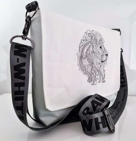 Messenger Bag "Lion"