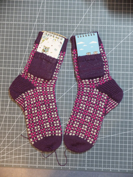 PlaidPocketSocks_20220401_2